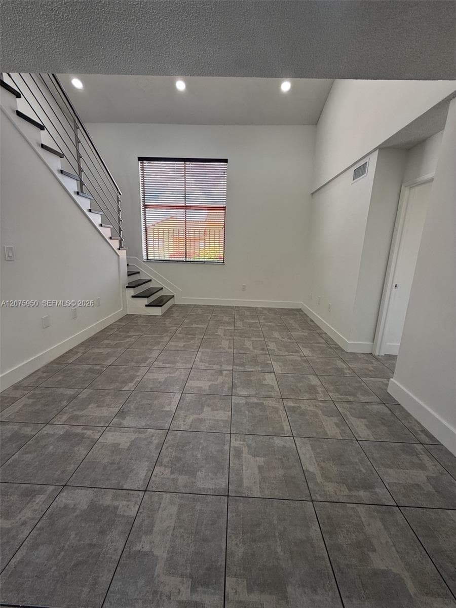 2775 W 61st Pl # 202, Hialeah, FL 33016 — zdjęcie 2
