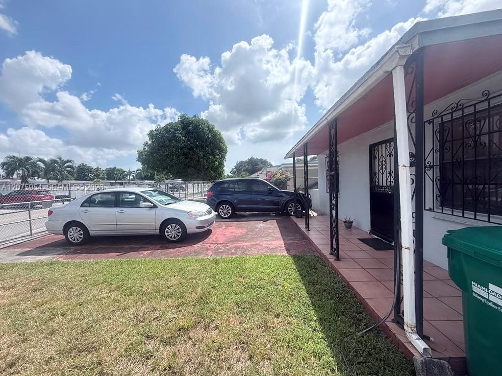 3190 NW 97th St, Miami, FL 33147 — zdjęcie 2
