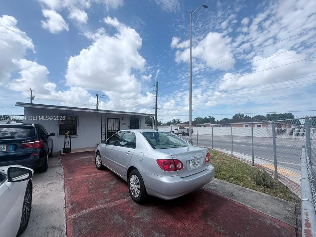 3190 NW 97th St, Miami, FL 33147