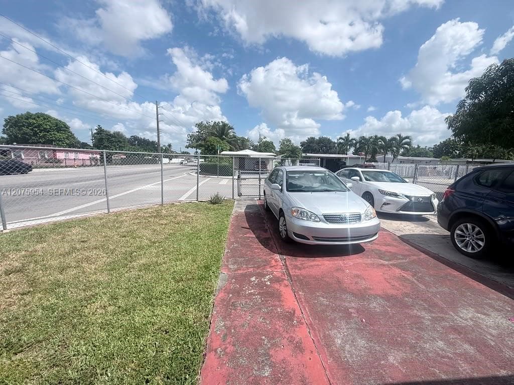 3190 NW 97th St, Miami, FL 33147 — zdjęcie 4