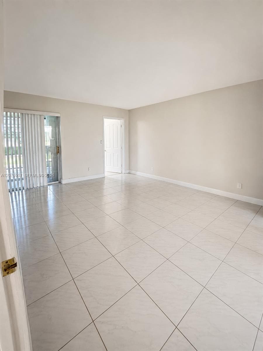 3591 Inverrary Dr # 104, Lauderhill, FL 33319 — zdjęcie 3
