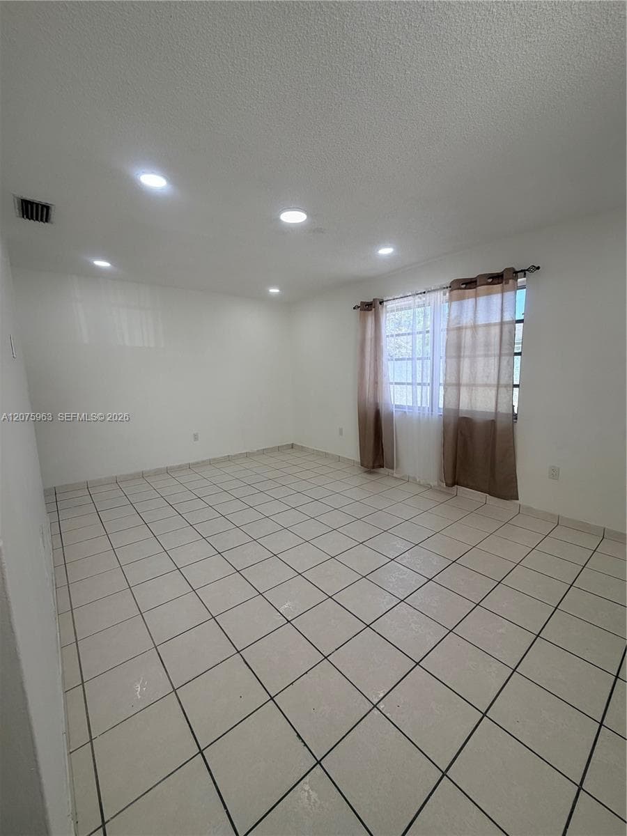 3821 SW 89th Ct # Front, Miami, FL 33165 — zdjęcie 2