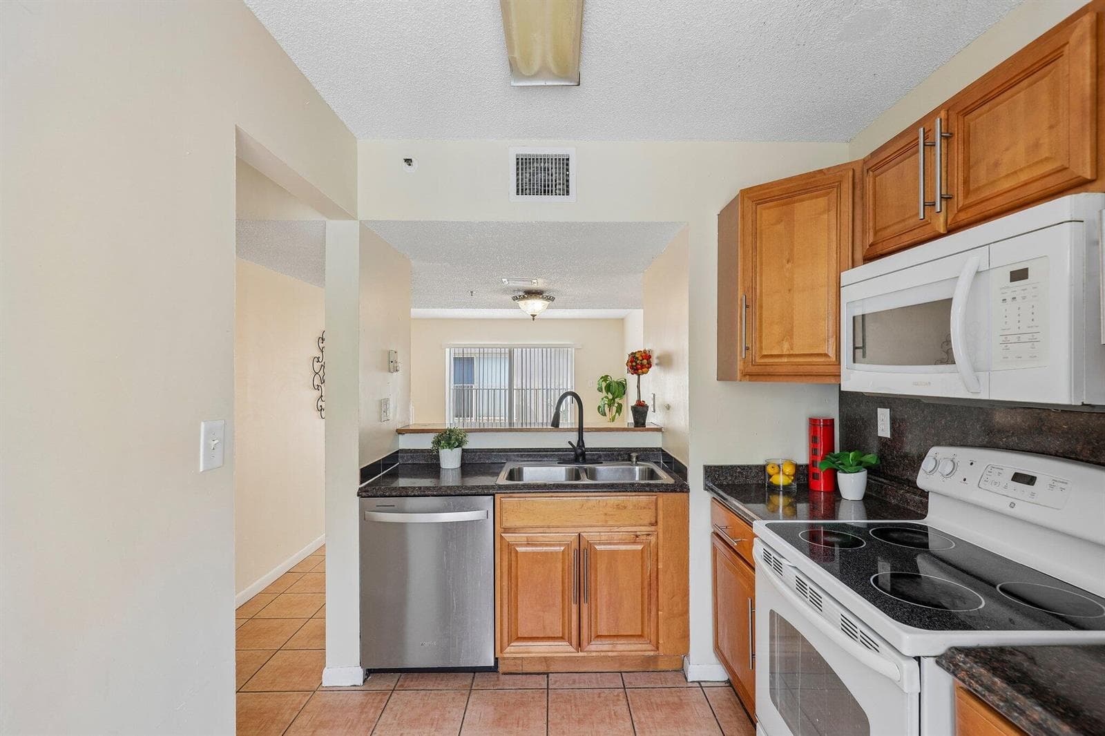 167 RIVIERA Circle, Weston, FL 33326 — zdjęcie 5
