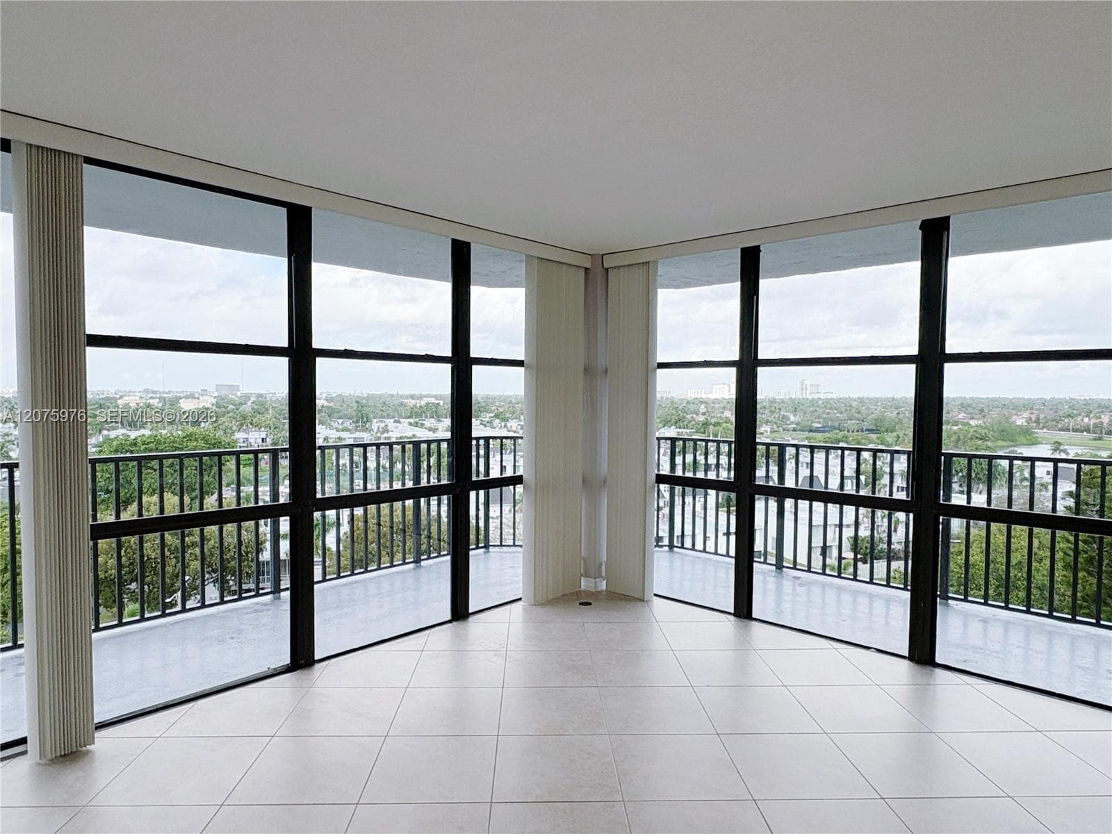 800 Parkview Dr # 909, Hallandale Beach, FL 33009 — zdjęcie 5