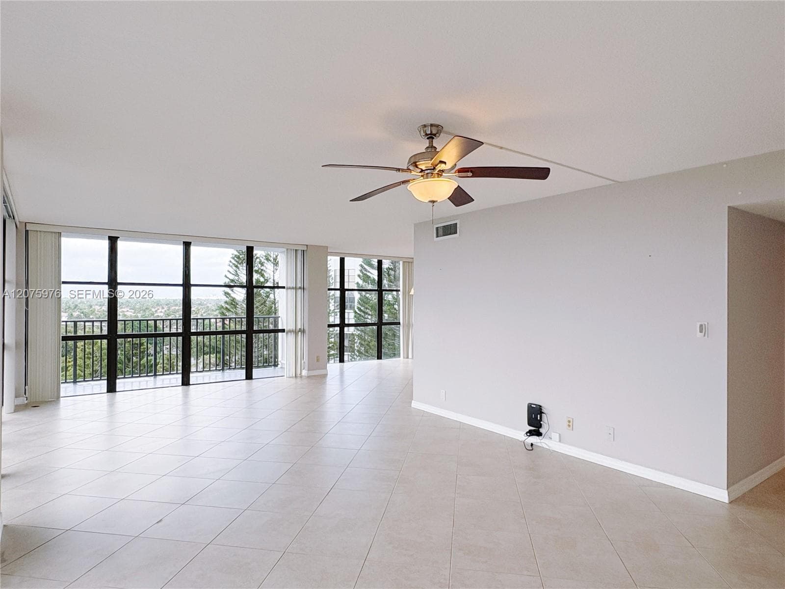 800 Parkview Dr # 909, Hallandale Beach, FL 33009 — zdjęcie 4