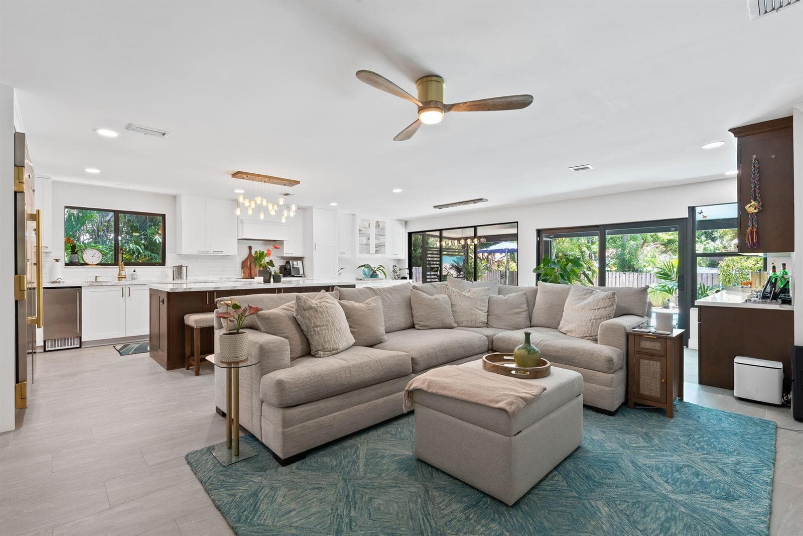 1230 TAYLOR Street, Hollywood, FL 33019 — zdjęcie 5