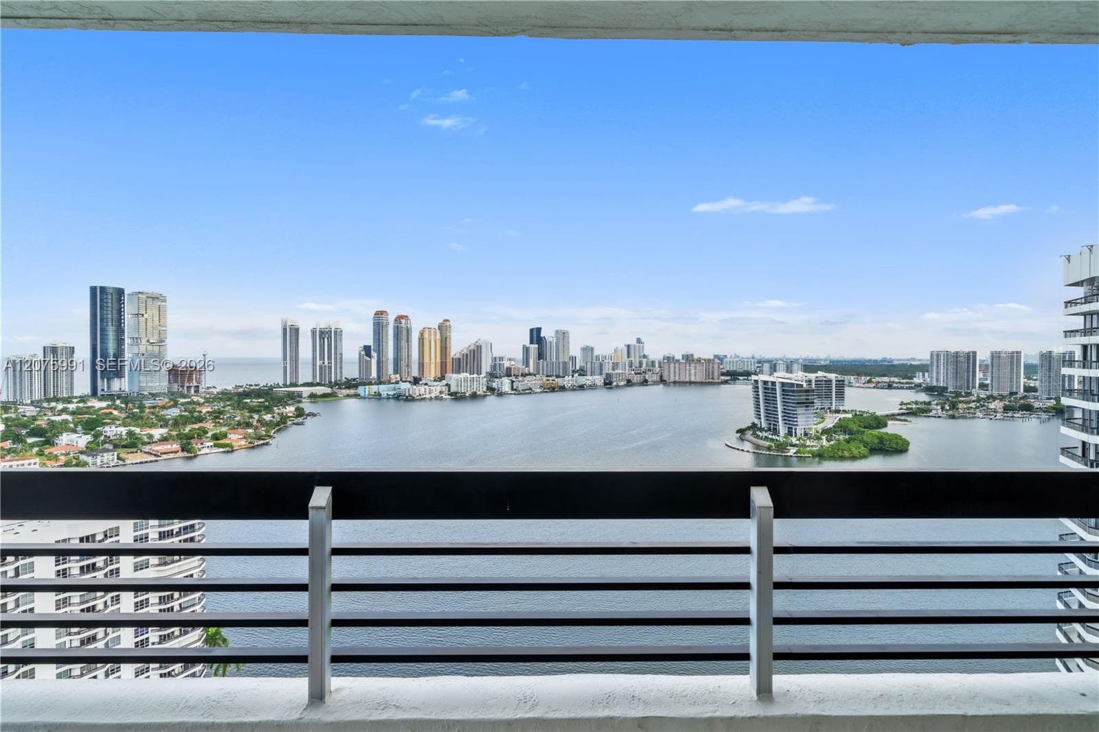 3530 Mystic Pointe Dr # 3210, Aventura, FL 33180