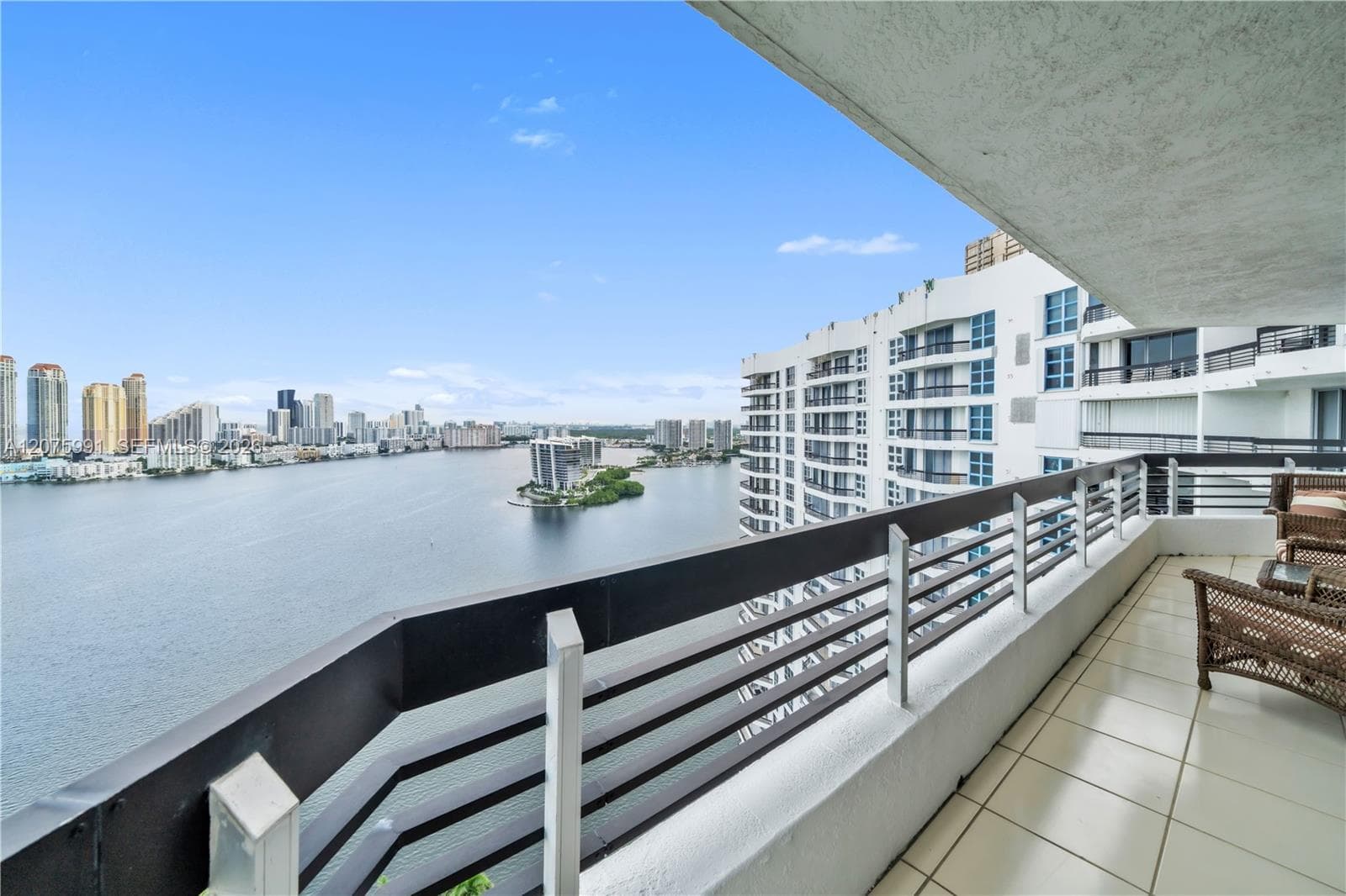 3530 Mystic Pointe Dr # 3210, Aventura, FL 33180 — zdjęcie 4