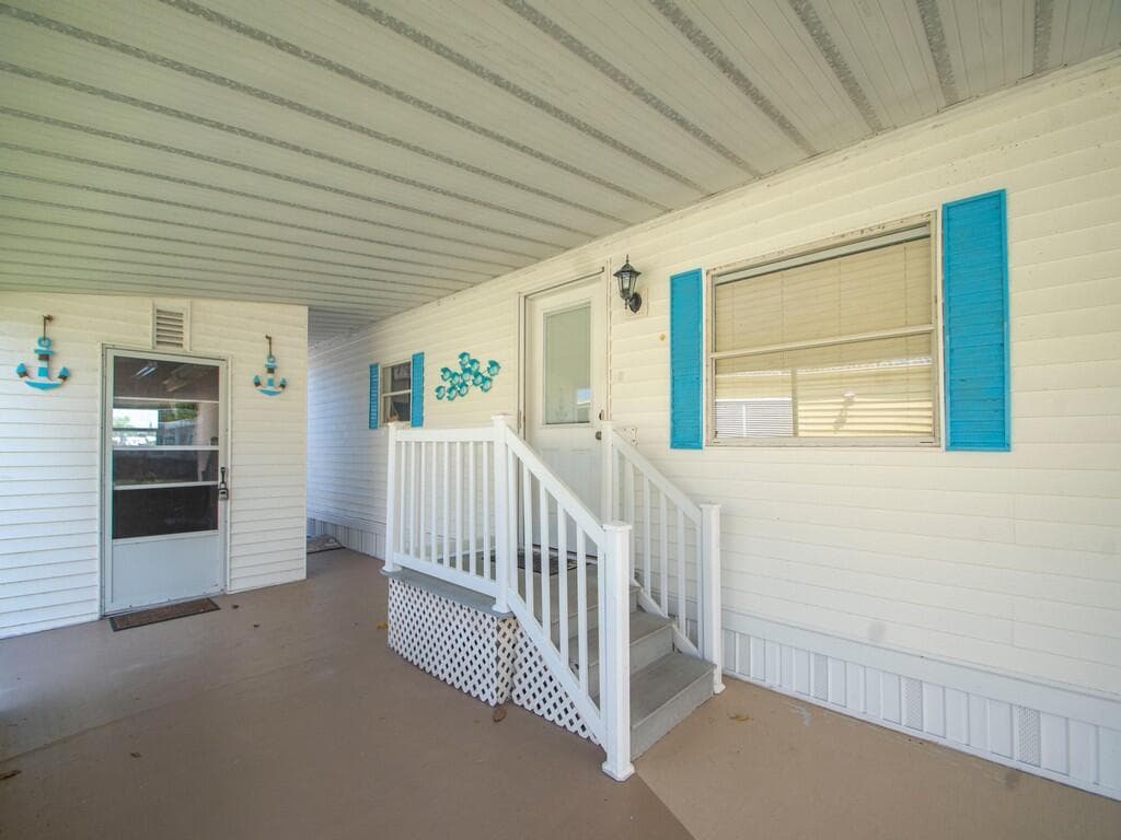 44 Village Lane, Jensen Beach, FL 34957 — zdjęcie 2