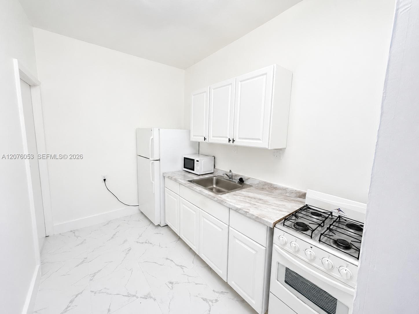 500 E 54th St # B, Hialeah, FL 33013 — zdjęcie 3