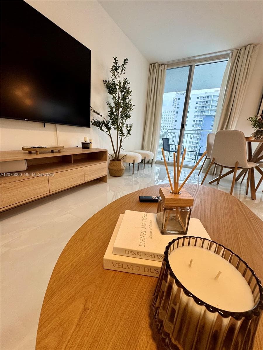 800 N Miami Ave # E-1201, Miami, FL 33136