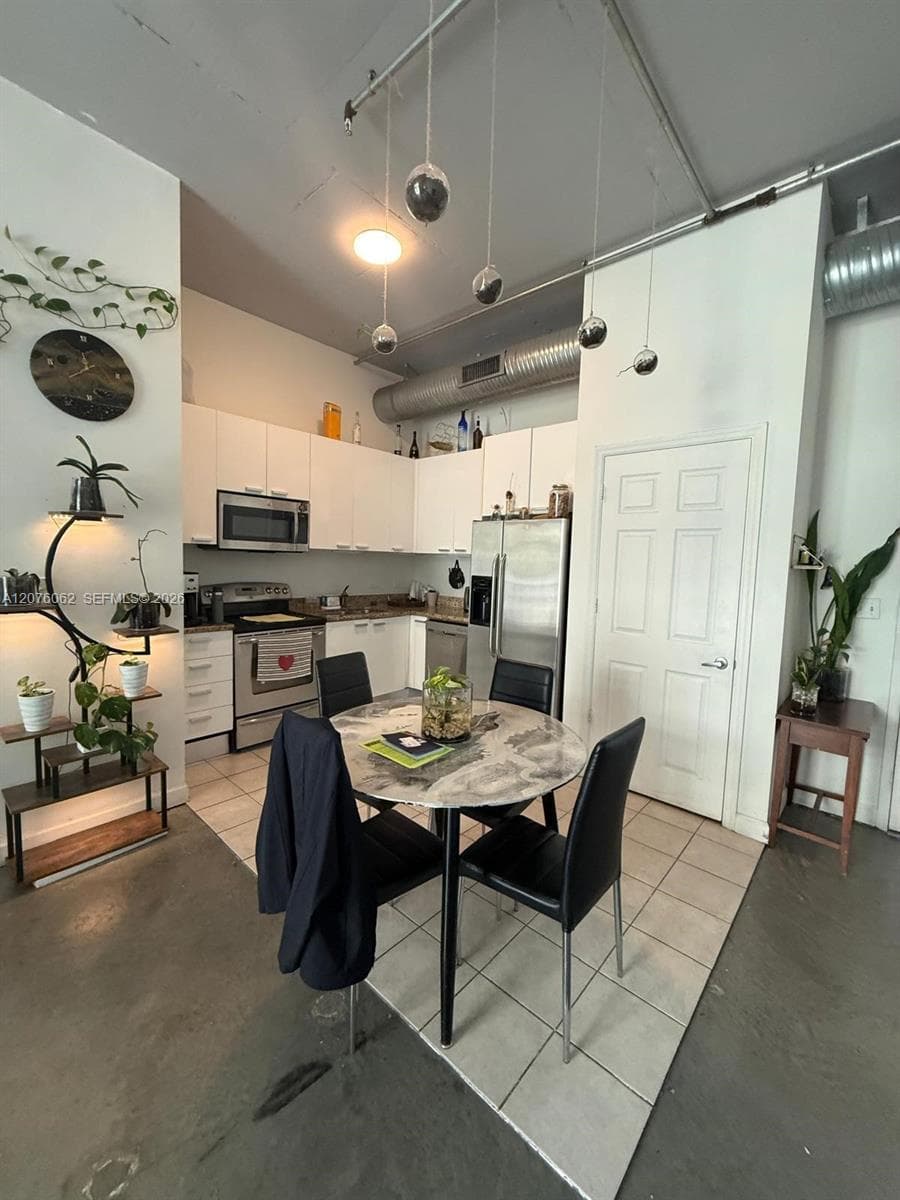 2100 Van Buren St # 216, Hollywood, FL 33020