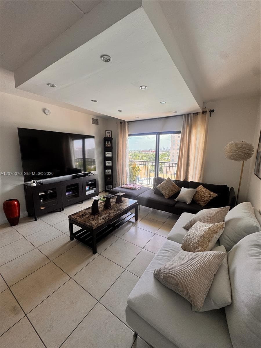 4242 NW 2nd St # 808, Miami, FL 33126 — zdjęcie 3