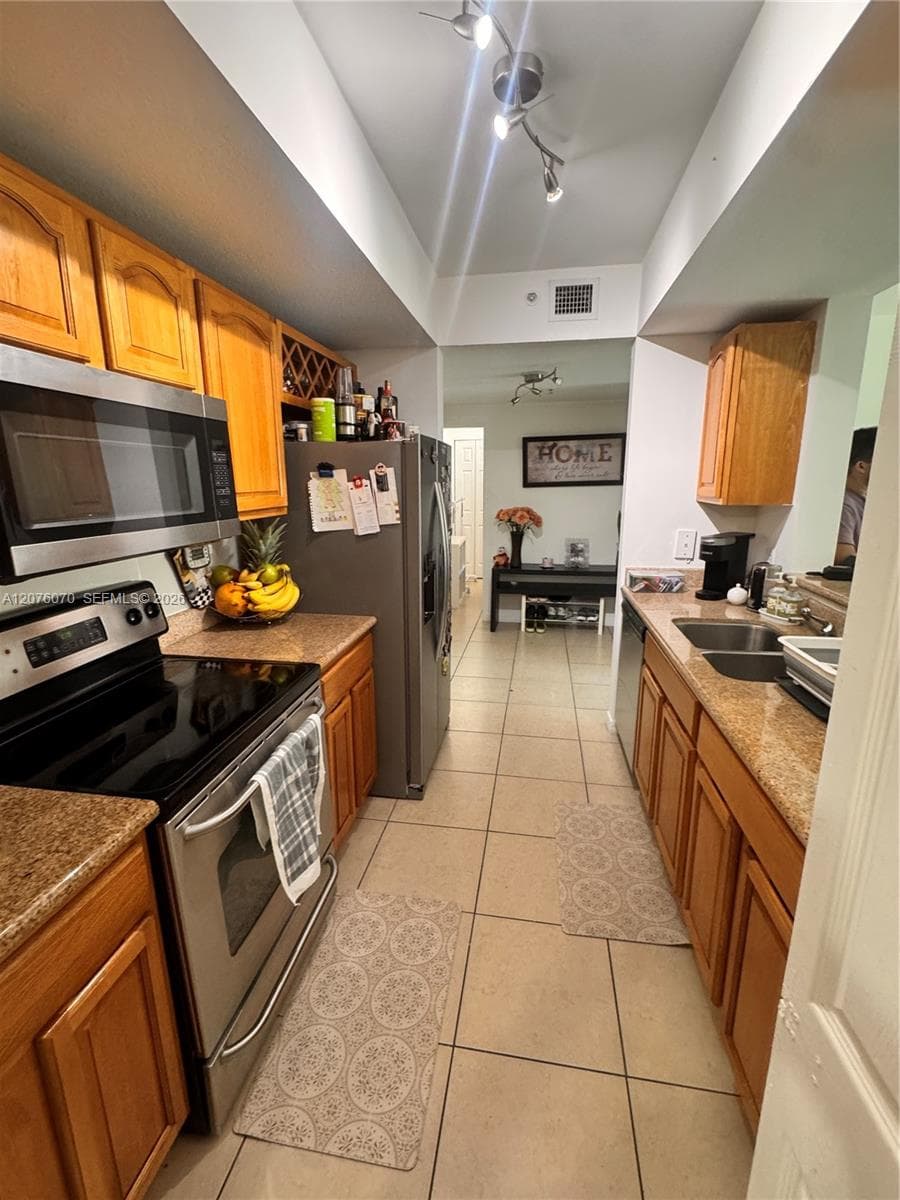 4242 NW 2nd St # 808, Miami, FL 33126 — zdjęcie 5