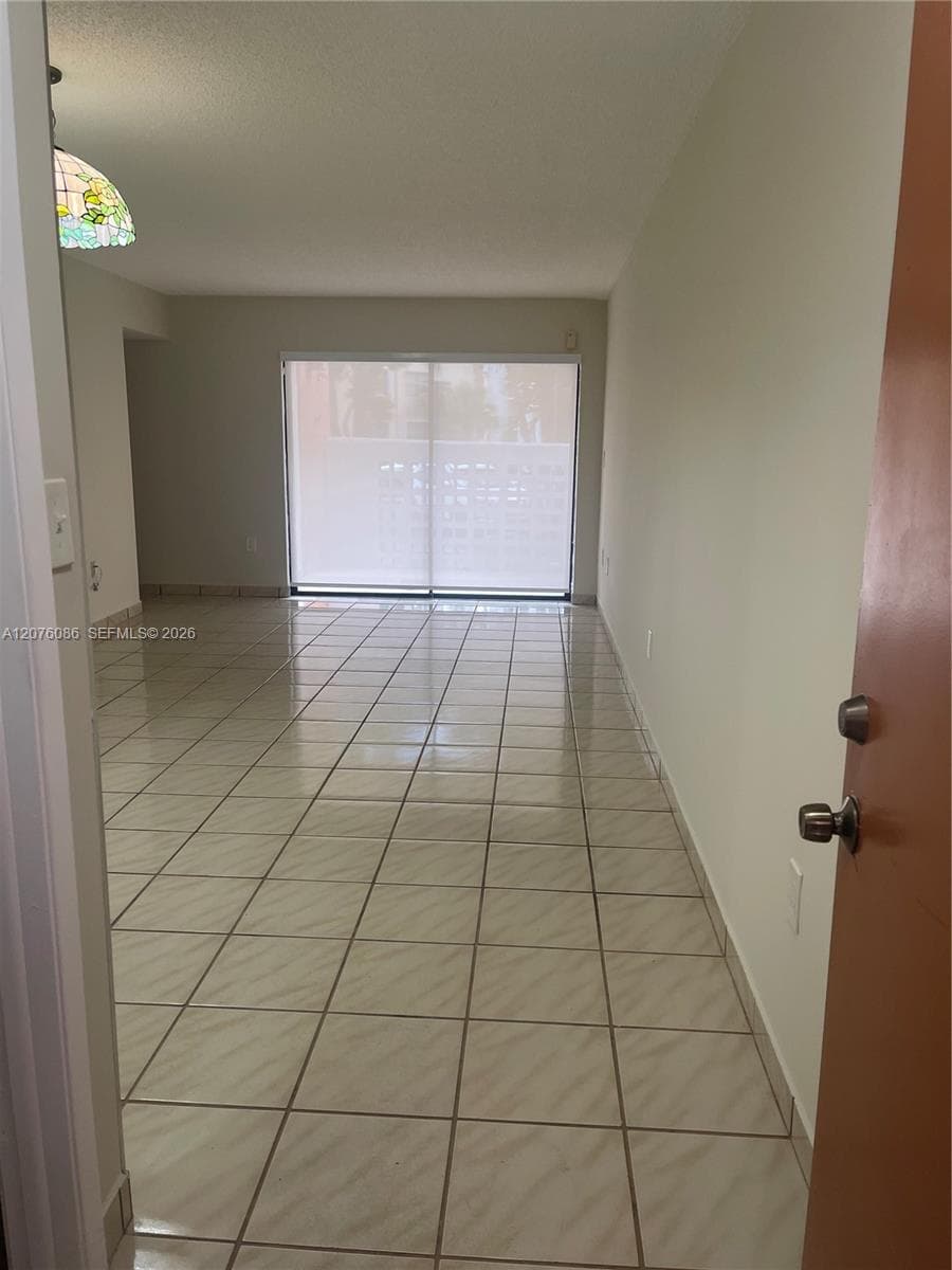 10249 NW 9th St Cir # 108-8, Miami, FL 33172 — zdjęcie 2