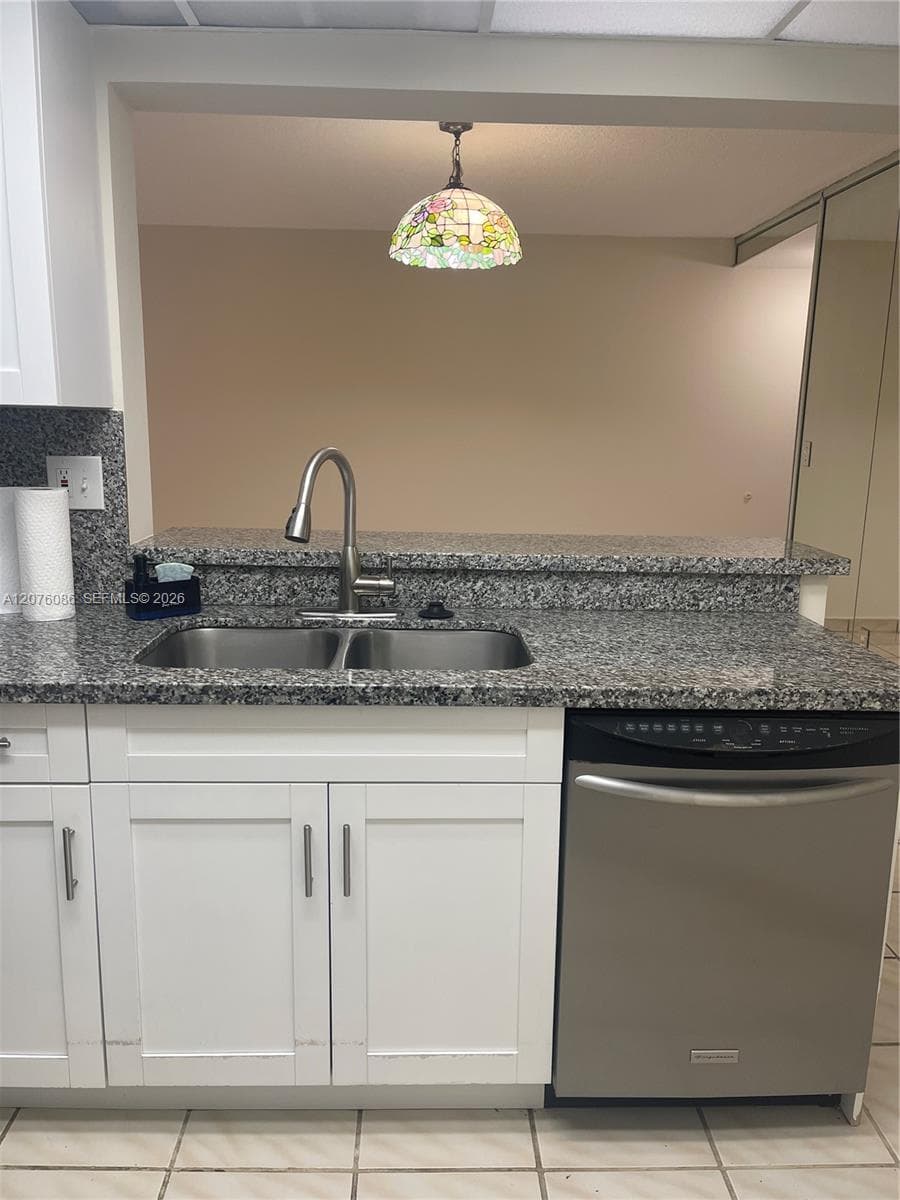 10249 NW 9th St Cir # 108-8, Miami, FL 33172 — zdjęcie 5