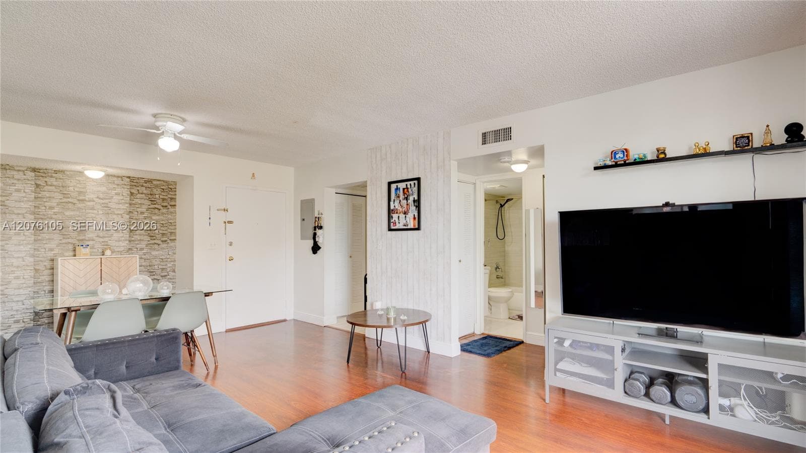 8320 NW 8th St # 2-302, Miami, FL 33126 — zdjęcie 3