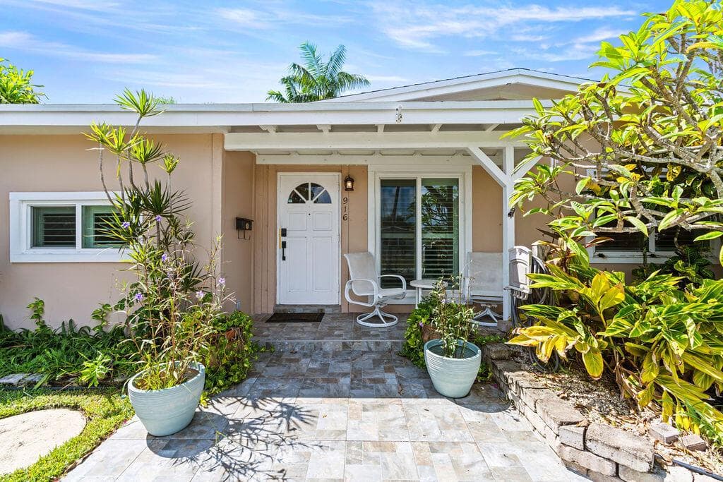 916 W DUVAL Street, Lantana, FL 33462 — zdjęcie 2