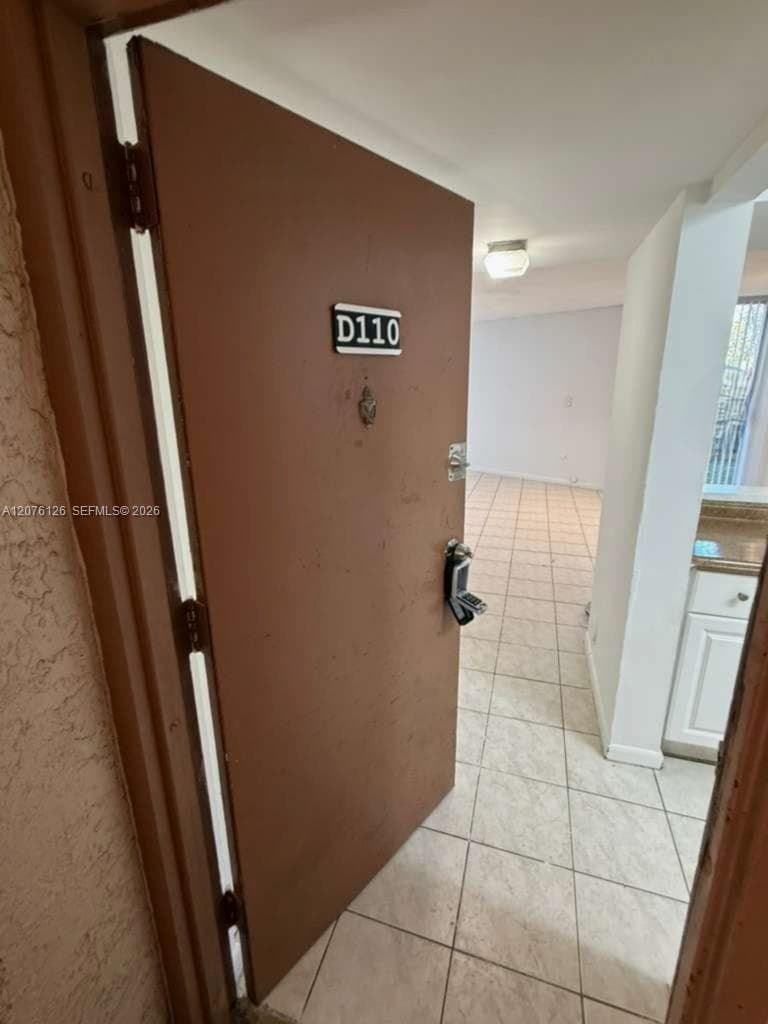 7035 NW 186th St # D110, Hialeah, FL 33015 — zdjęcie 3