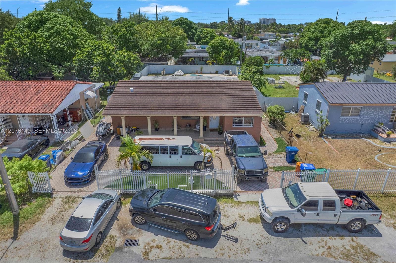 3030 NW 90th St, Miami, FL 33147 — zdjęcie 4