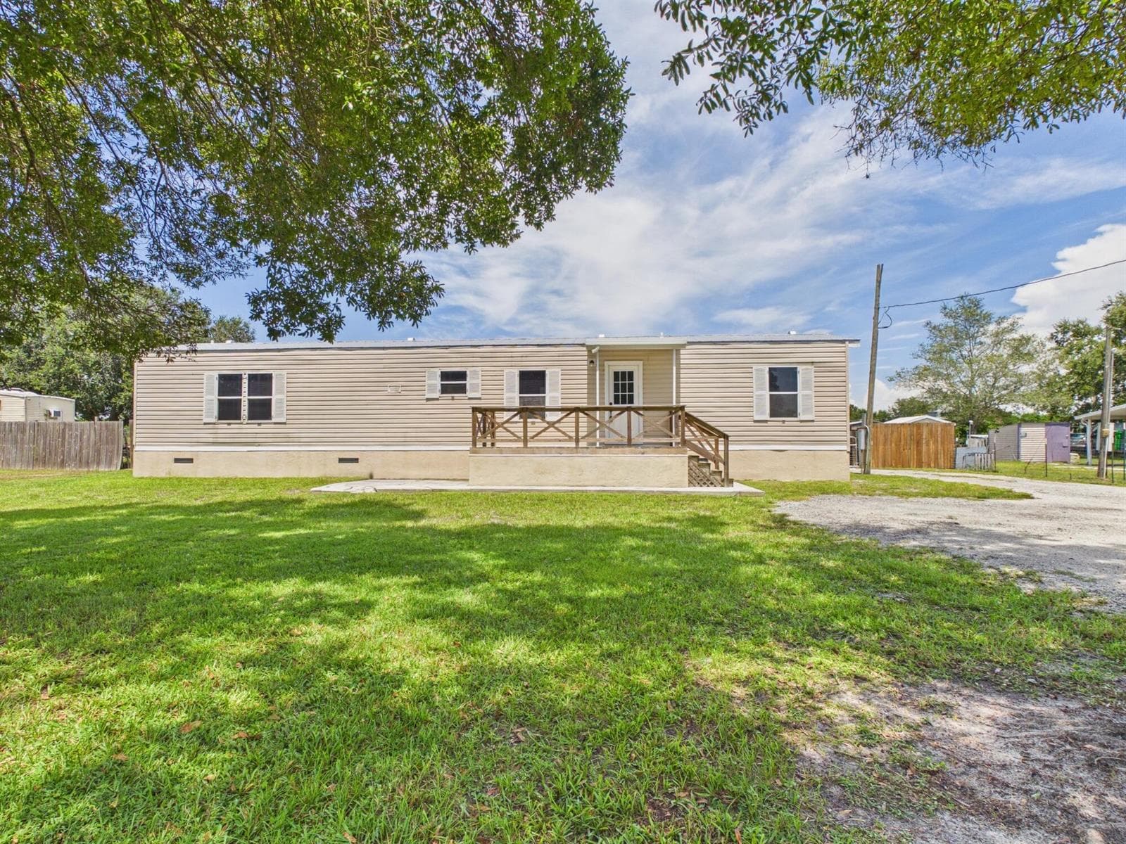 8615 SE 57th Drive, Okeechobee, FL 34974