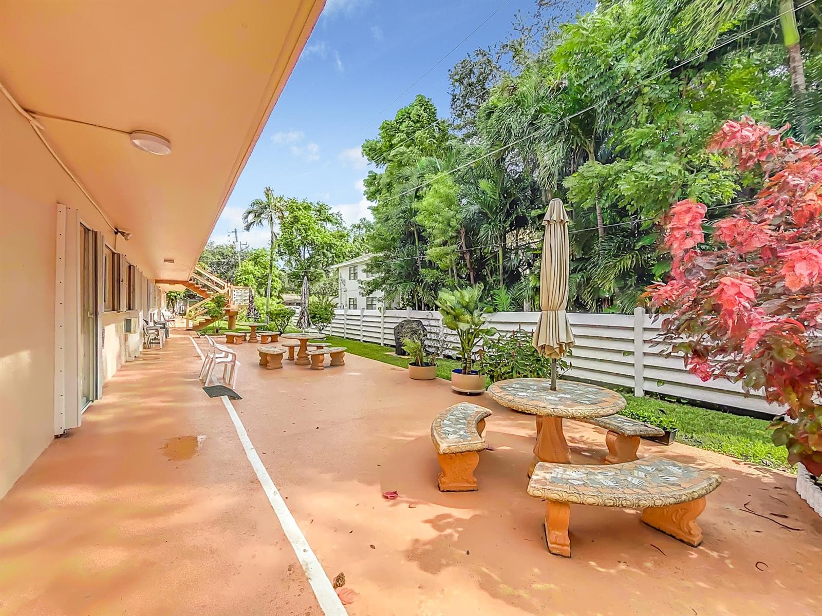 815 SW 10th Terrace # 17V, Hallandale Beach, FL 33009 — zdjęcie 2