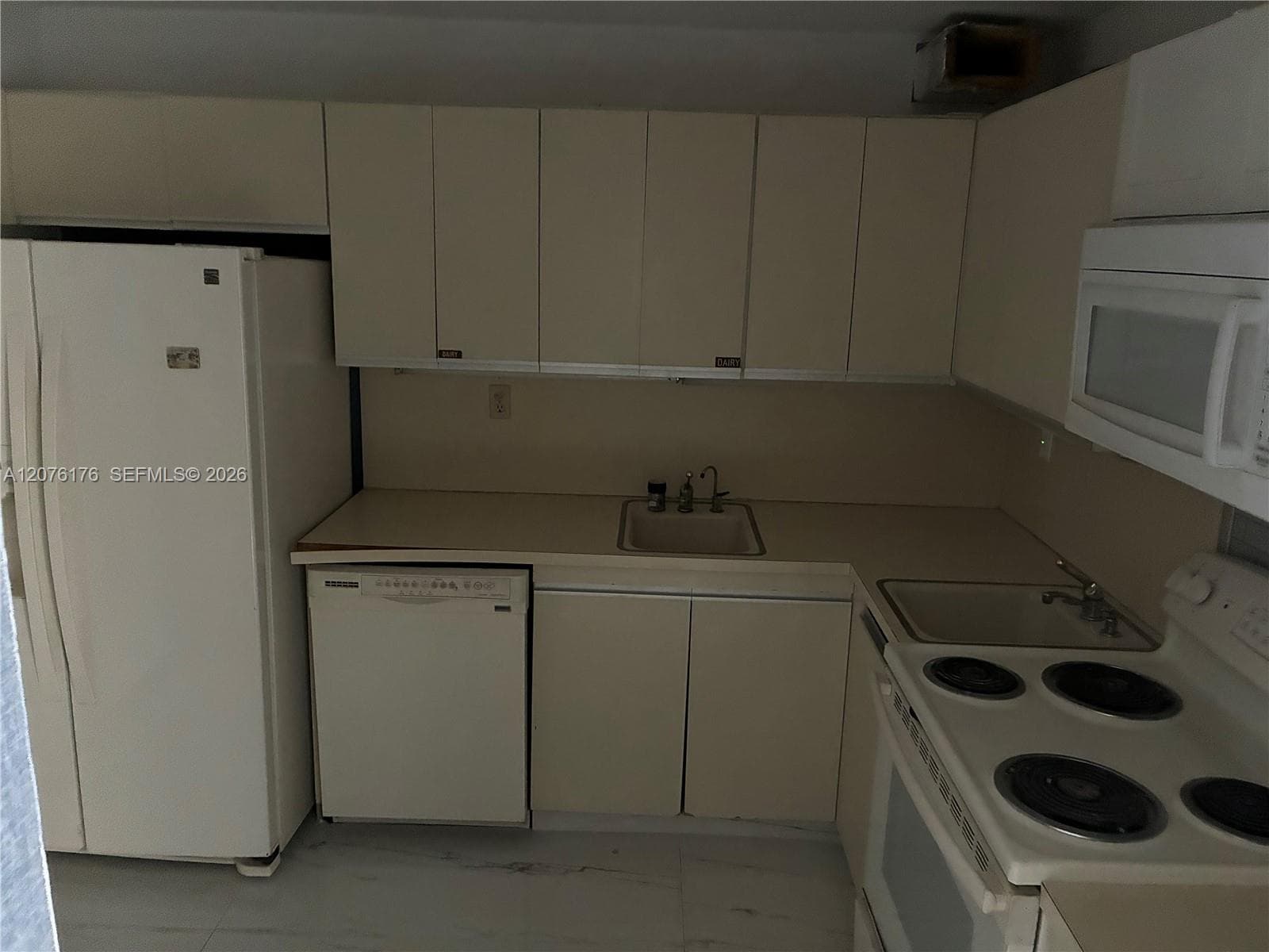 4301 Collins Ave # 402, Miami Beach, FL 33140 — zdjęcie 4