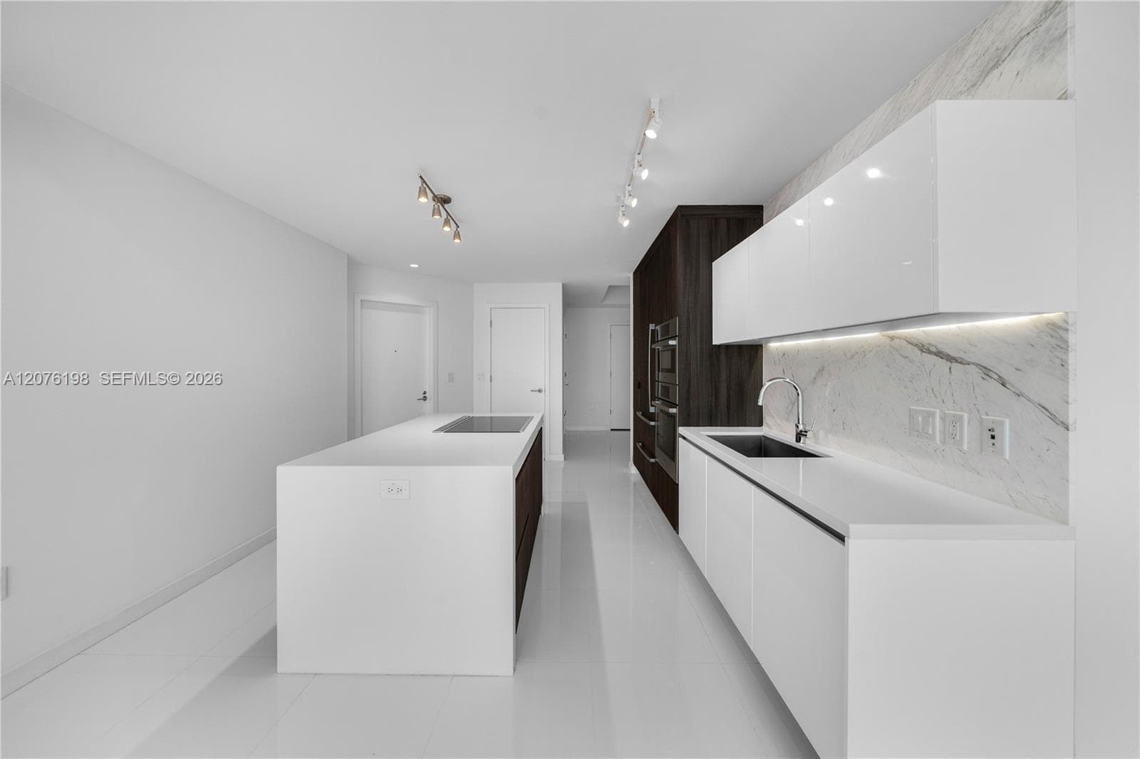 851 NE 1st AVE # 2106, Miami, FL 33132 — zdjęcie 2