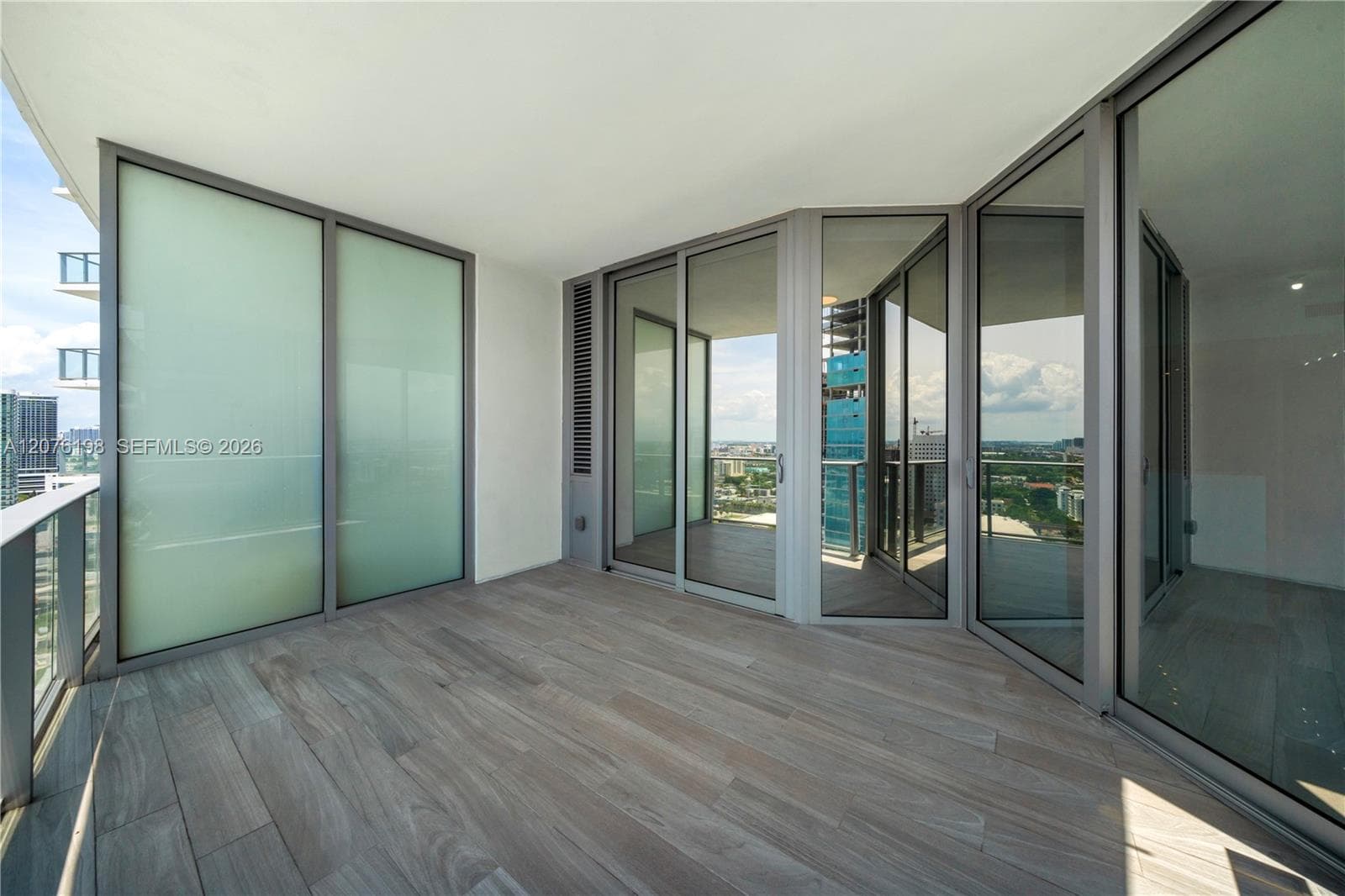 851 NE 1st AVE # 2106, Miami, FL 33132 — zdjęcie 3