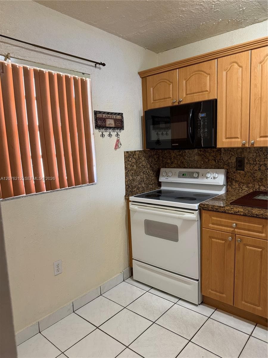 1855 W 60th St # 249, Hialeah, FL 33012 — zdjęcie 4