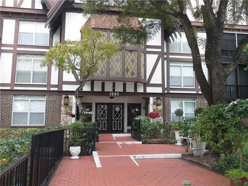 3690 INVERRARY Drive # 2Y, Lauderhill, FL 33319