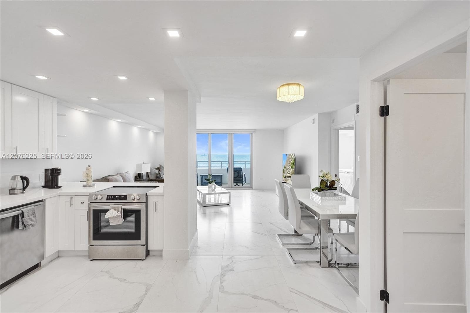 5555 Collins Ave # 9M, Miami Beach, FL 33140 — zdjęcie 2
