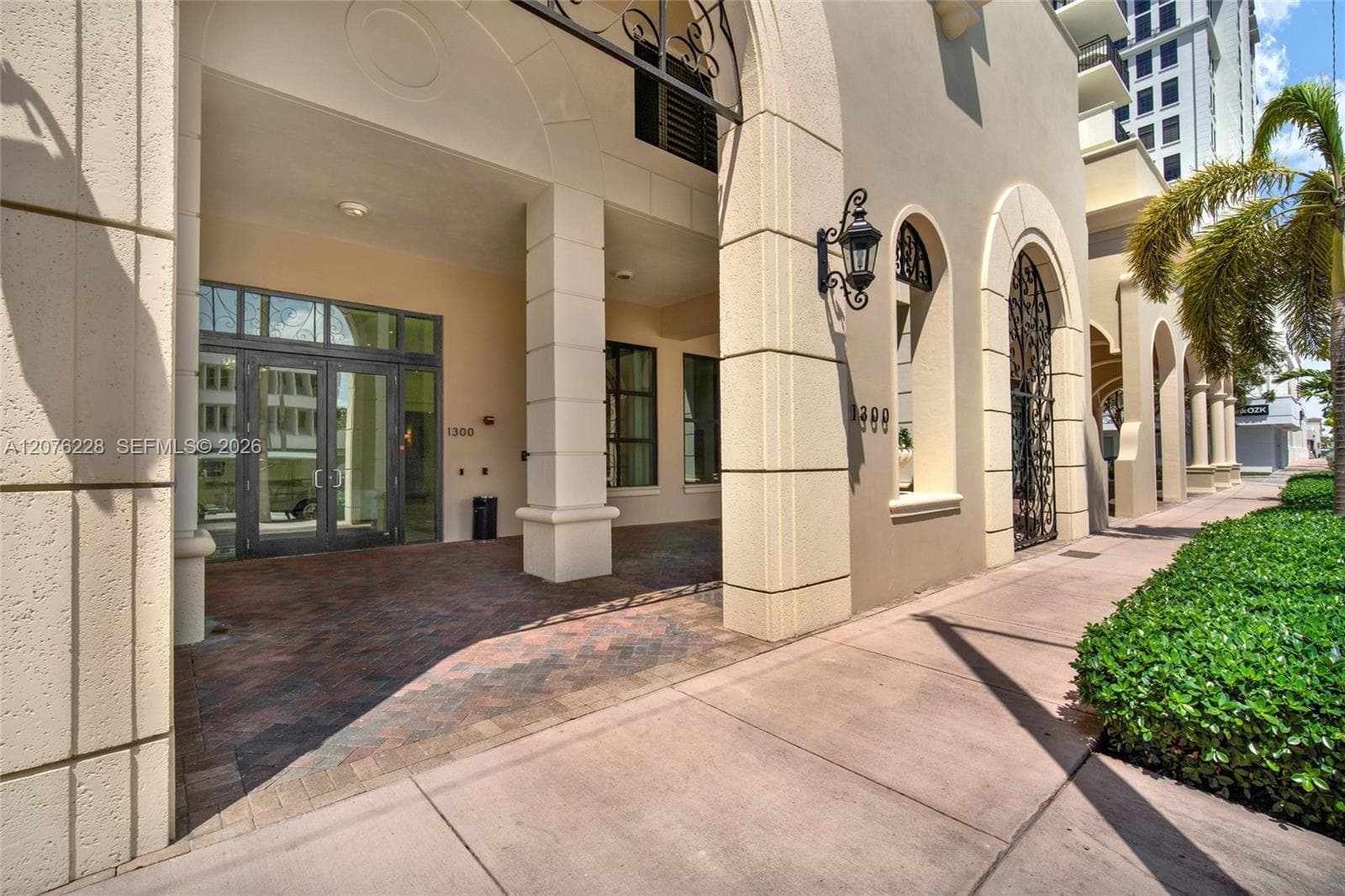 1300 Ponce De Leon Blvd # 405, Coral Gables, FL 33134 — zdjęcie 2