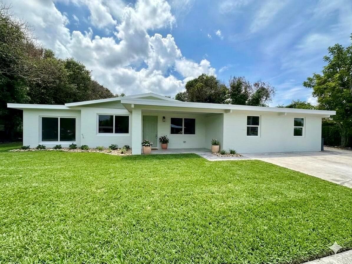 1913 WYOMING Avenue, Fort Pierce, FL 34982