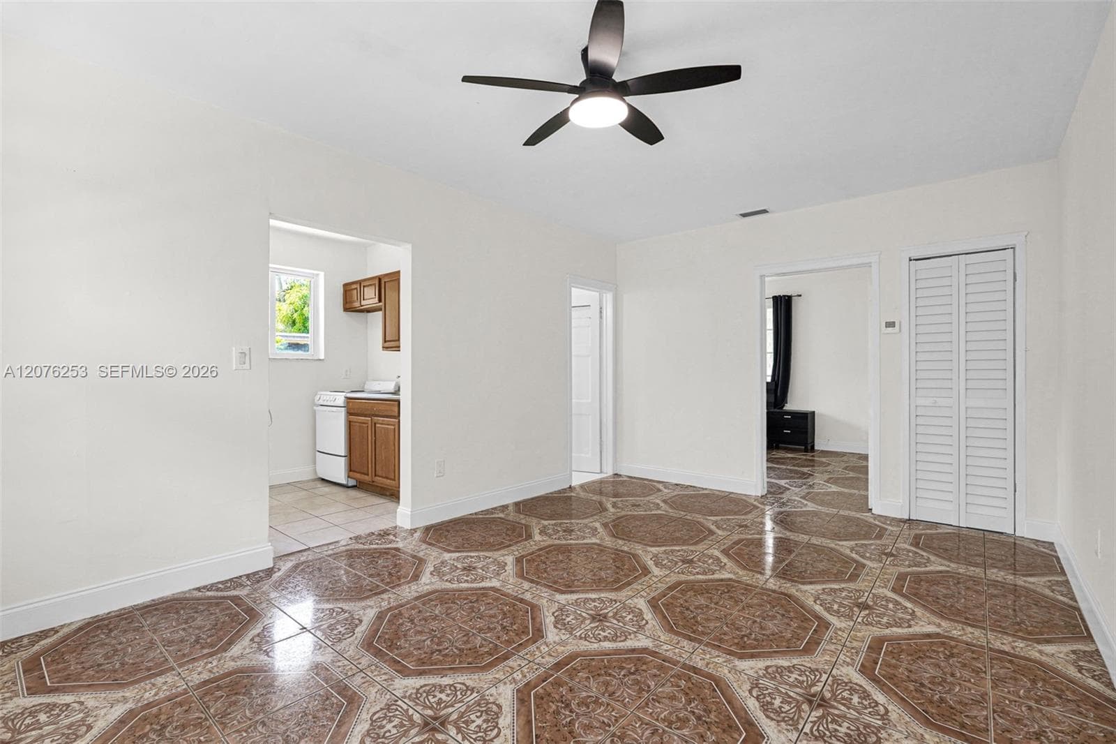 160 NW 45th St # 2, Miami, FL 33127 — zdjęcie 5