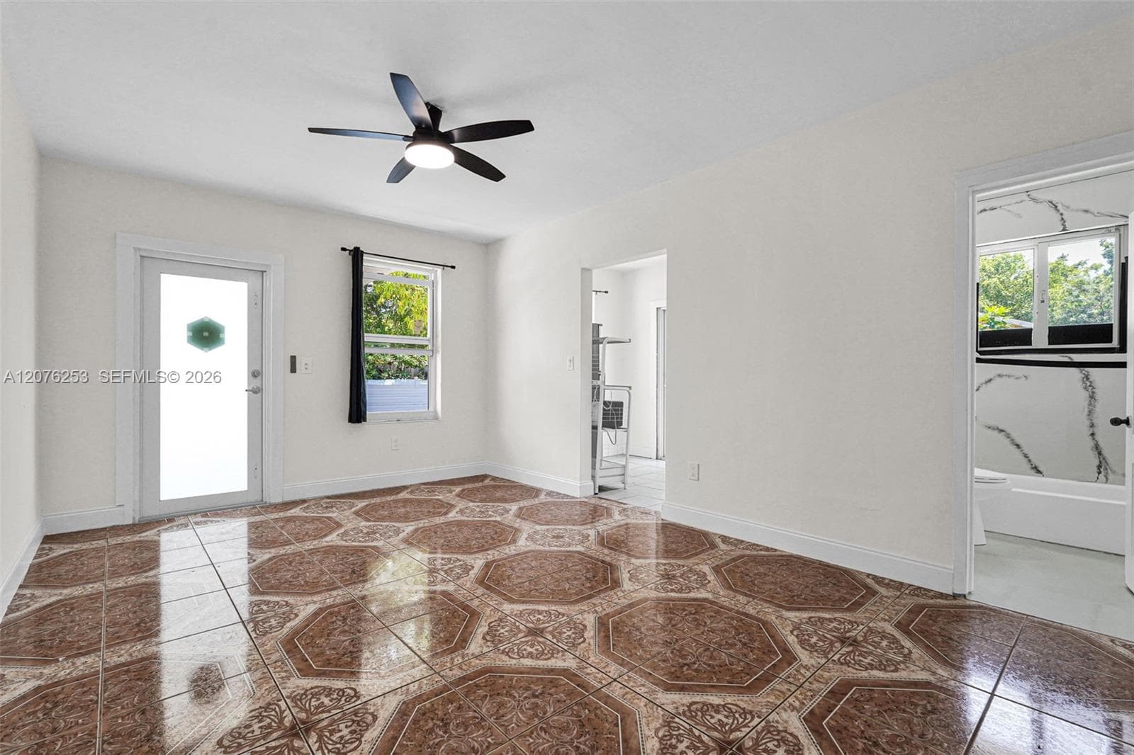 160 NW 45th St # 2, Miami, FL 33127 — zdjęcie 4