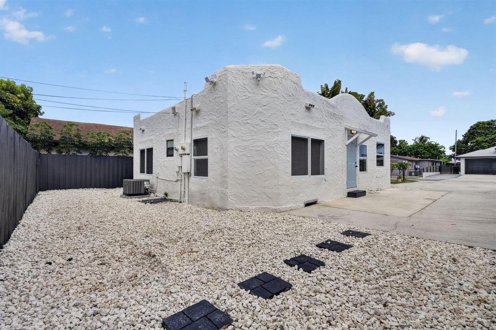 516 Independence Road # 1, West Palm Beach, FL 33405
