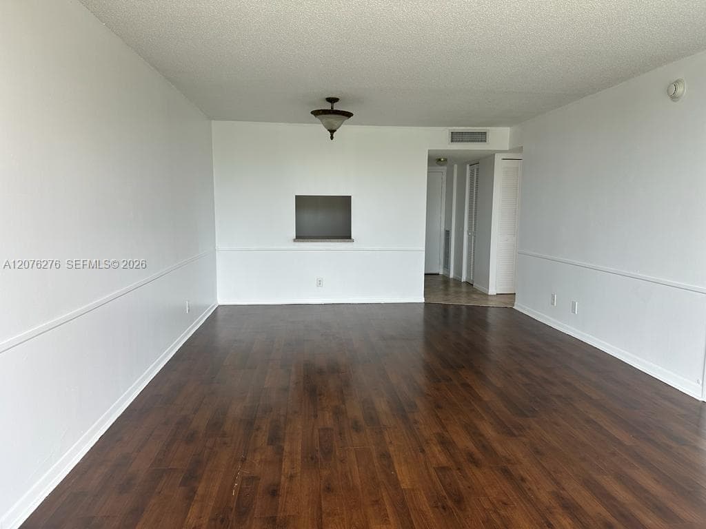500 Executive Center Dr # 3A, West Palm Beach, FL 33401 — zdjęcie 2