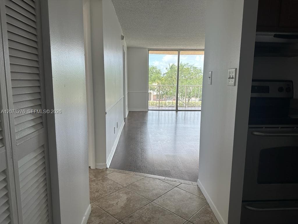 500 Executive Center Dr # 3A, West Palm Beach, FL 33401 — zdjęcie 4