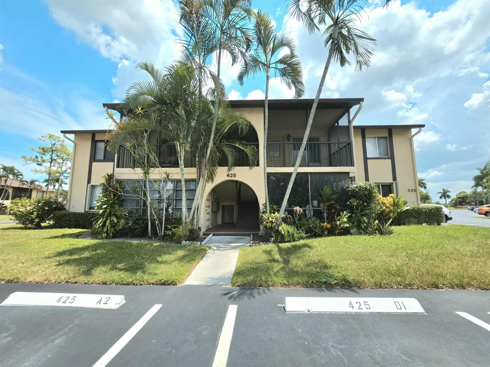 425 Pine Glen lane # A-2, FL 33463