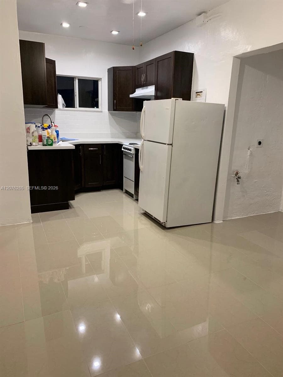 200 NW 34th Ave, Miami, FL 33125 — zdjęcie 4
