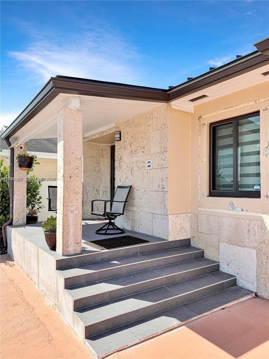 233 W 39th Pl, Hialeah, FL 33012 — zdjęcie 3