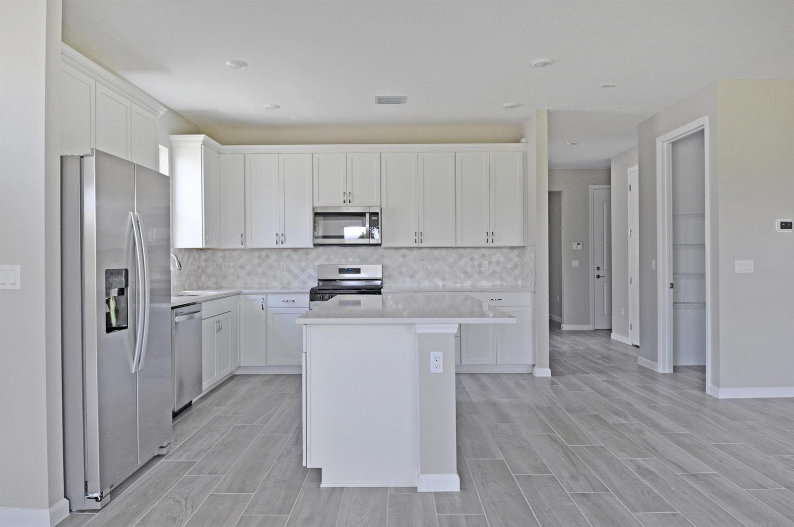 13609 SW VERMILLION Circle, Port St. Lucie, FL 34987 — zdjęcie 2