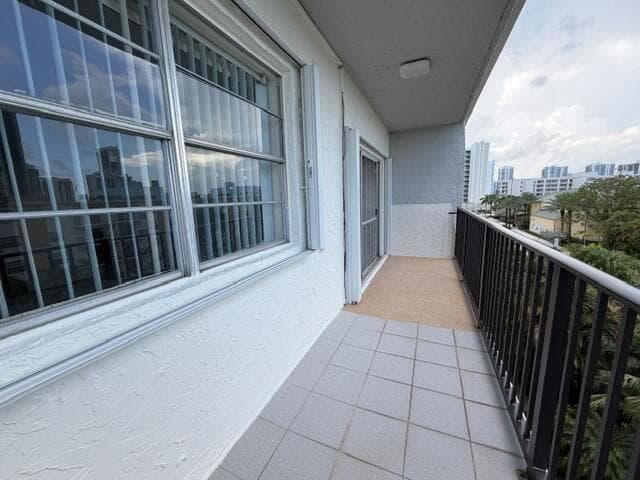 250 NE 181st Drive # 406, Sunny Isles Beach, FL 33160 — zdjęcie 3