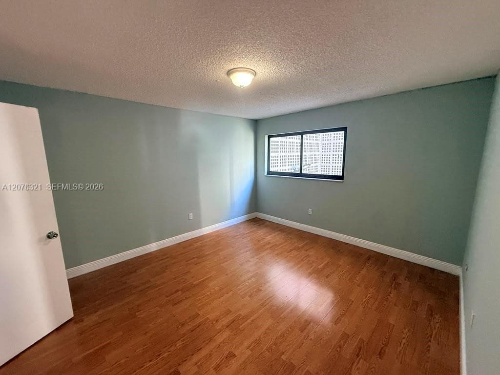 6950 W 6th Ave # 225, Hialeah, FL 33014 — zdjęcie 2