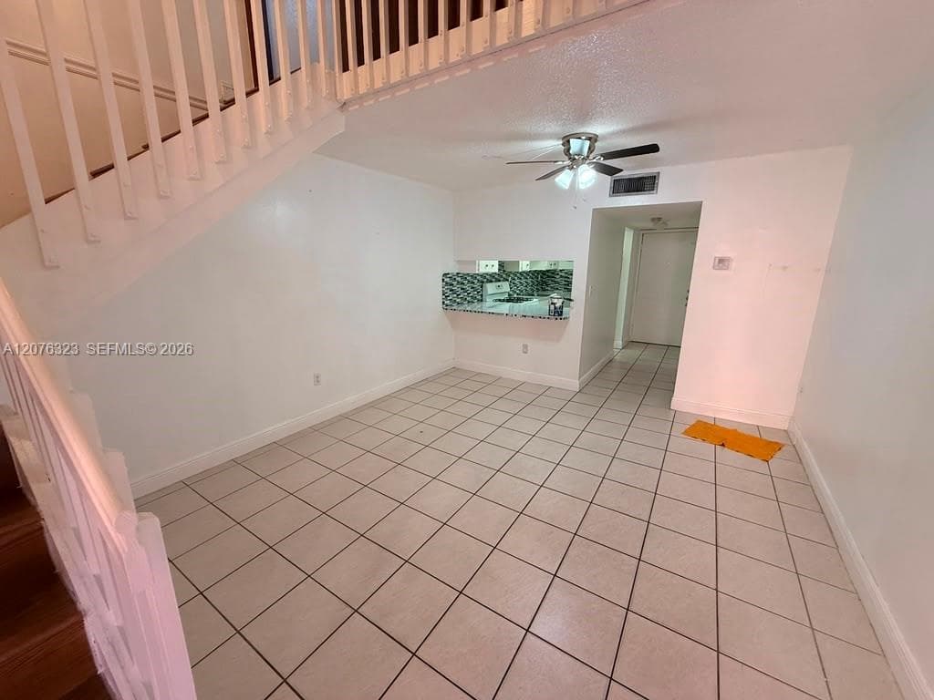 1300 W 47th Pl # 216A, Hialeah, FL 33012 — zdjęcie 5