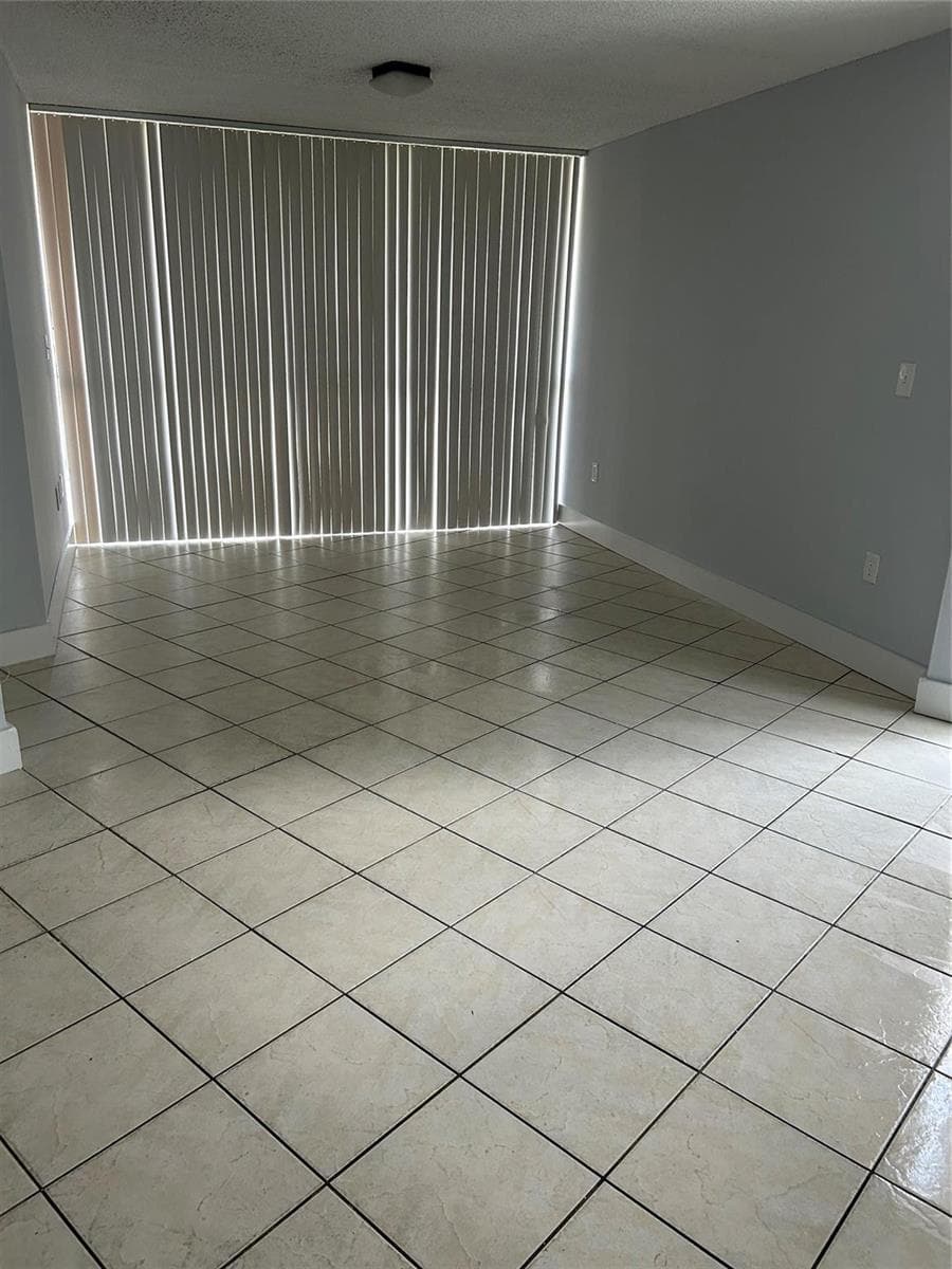 7035 NW 186TH Street # D111, Hialeah, FL 33015 — zdjęcie 5