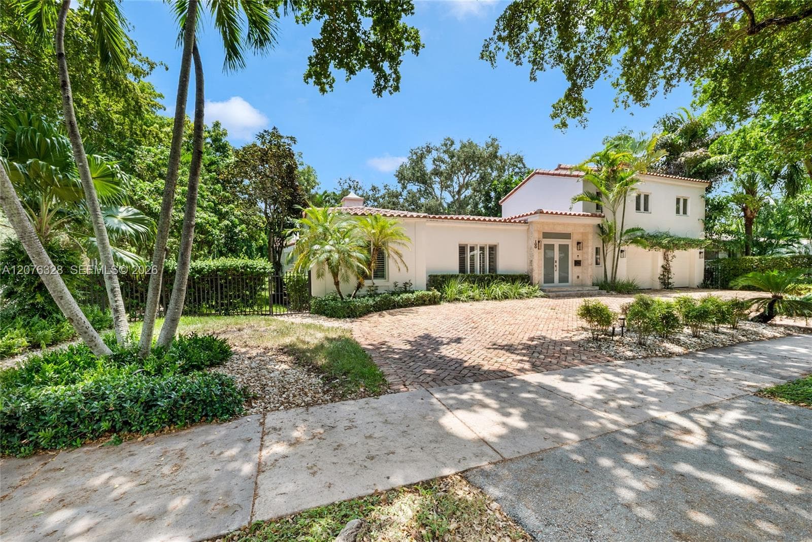 100 Sarto Ave, Coral Gables, FL 33134 — zdjęcie 2