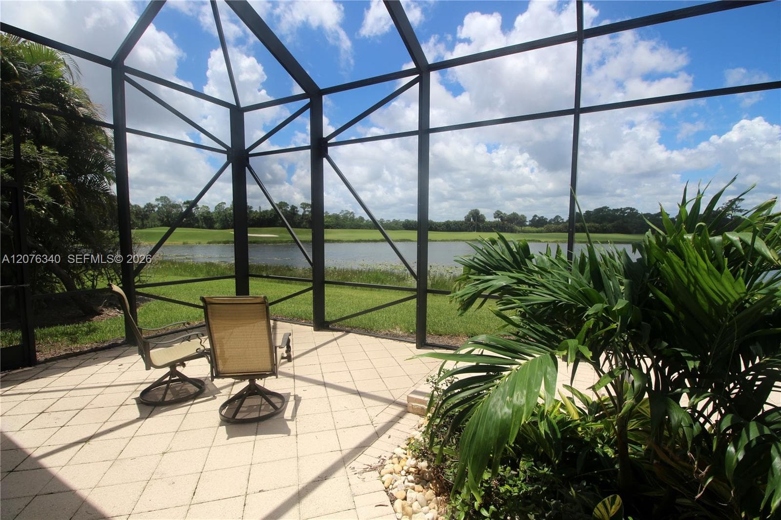 7635 Ironhorse Blvd, West Palm Beach, FL 33412 — zdjęcie 2