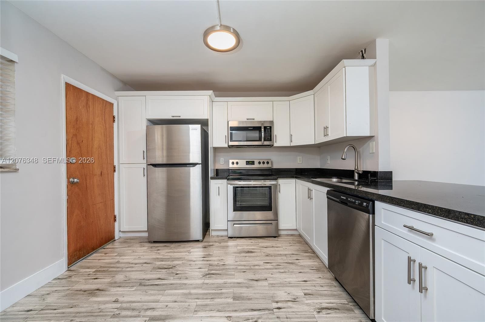 1690 NE 191st St # 115-1, Miami, FL 33179 — zdjęcie 4